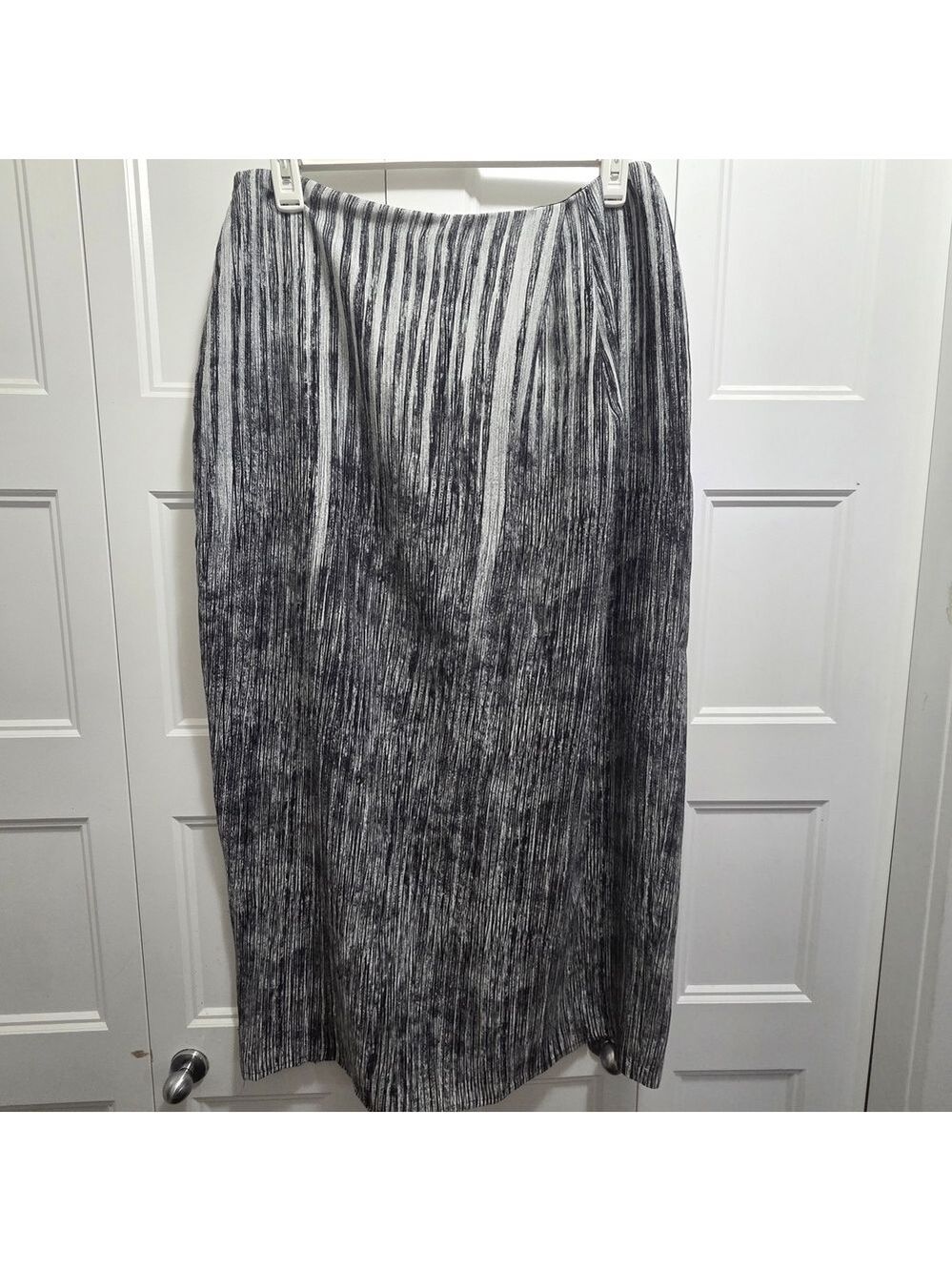 Nygard Collection Abstract Grey Black Faux Wrap Midi Skirt Size 16 Maxi